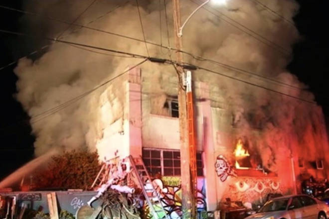 33 personnes ont trouvé la mort dans l’incendie violent qui a pris lors d’une soirée à Oakland, CA