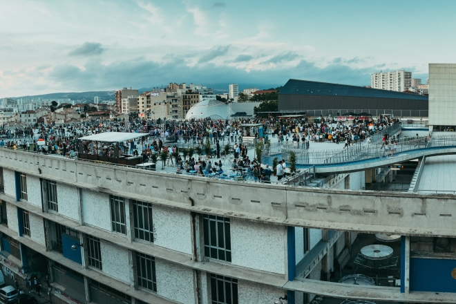 Festival Le Bon Air invite 48 artistes dans une friche industrielle à Marseille