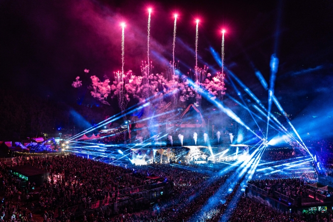 DJ Mag dévoile son Top 100 Festivals 2026 : Tomorrowland reste intouchable, les festivals francophones tirent leur épingle du jeu