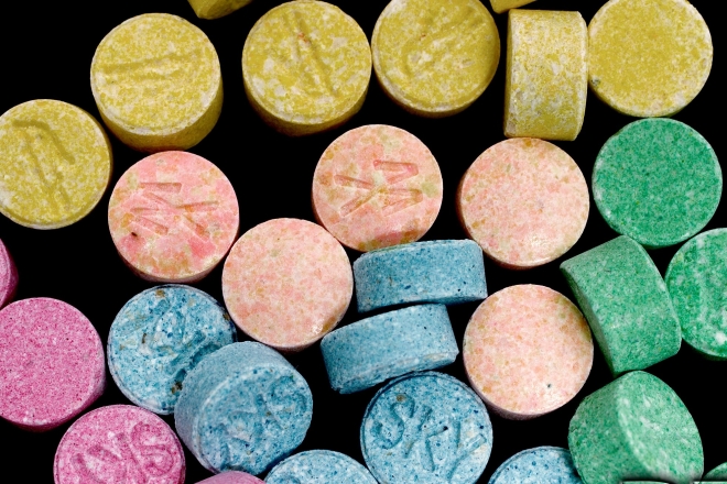 Alerte à l’”ecstasy chinois” : un dérivé mortel de la MDMA a fait 125 victimes