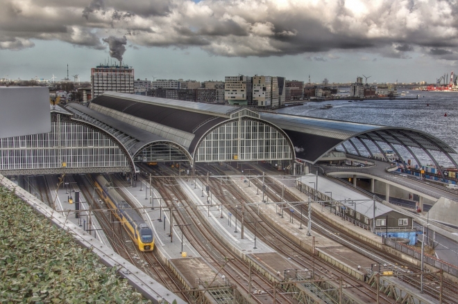 La gare centrale d’Amsterdam va accueillir une énorme rave en octobre