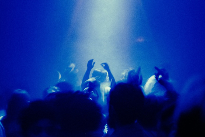 Bruxelles : le C12 rend la fête accessible aux 18-26 ans avec un pass à tarif réduit