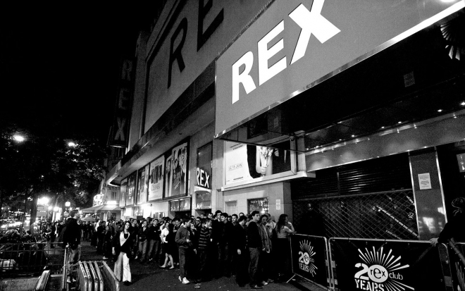 Apéro offert et DJ booth sur le dancefloor : le Rex club accueille la soirée Electronic Subculture