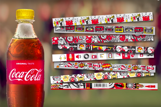 Ces étiquettes de Coca-Cola deviennent des bracelets de festival
