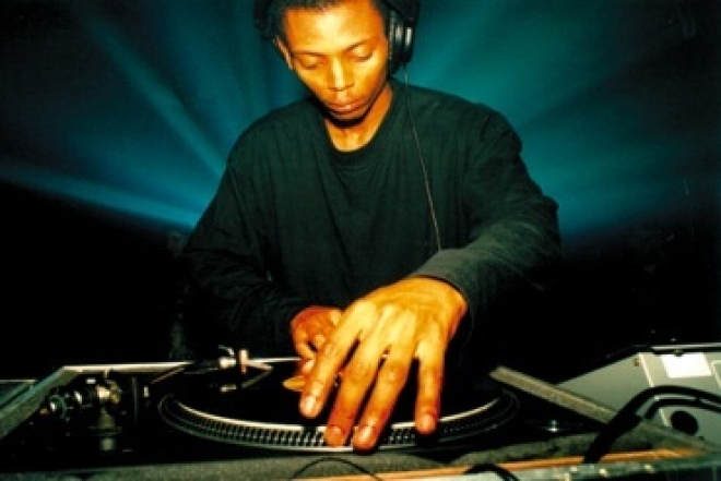 À voir : 3H de set de Jeff Mills au Japon en 2002 | Archives