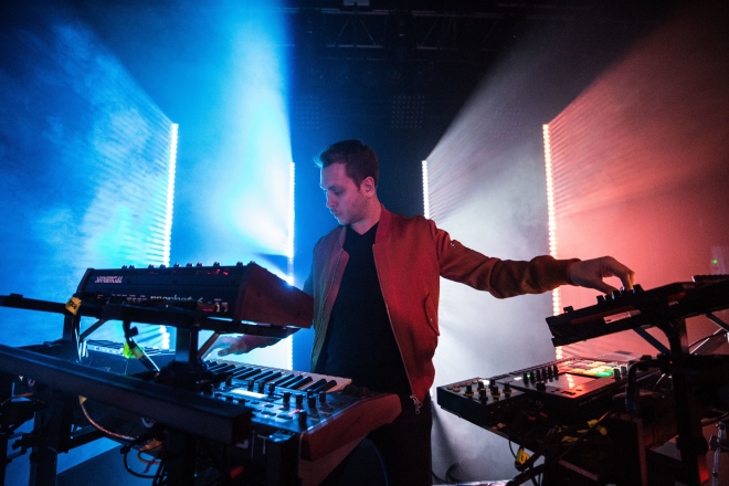 Superset, le DJ set-live hybride de Joris Delacroix prend résidence au Rex Club