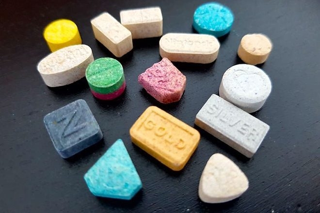 Ces scientifiques préconisent la MDMA pour traiter la dépression post-confinement