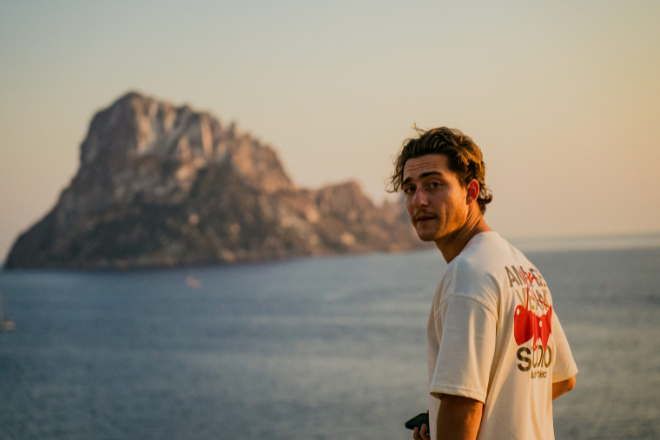 Demayä réimagine ‘La vie à 2’ de Manu Chao avec une touche de groove organique