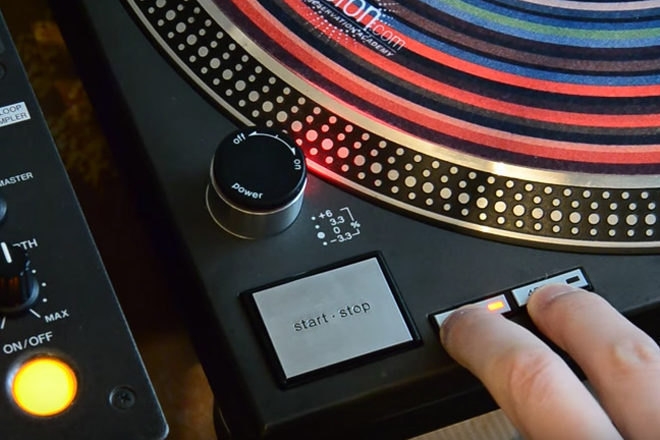 ​Cette platine Technics modifiée fonctionne comme un système de vinyle numérique
