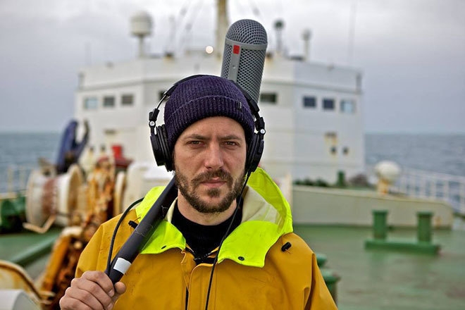 Molécule embarque ses machines pour enregistrer un album au Groenland