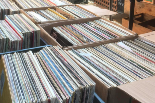 A Los Angeles, un disquaire généreux offre 5 vinyles à ses clients pour chaque dollar dépensé