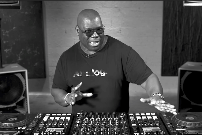 Carl Cox dévoile sa configuration DJ et décrit les atouts du MODEL 1