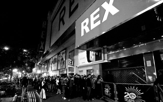 Apéro offert et DJ booth sur le dancefloor : le Rex club accueille la soirée Electronic Subculture