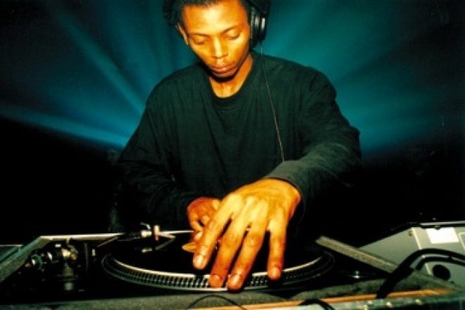 À voir : 3H de set de Jeff Mills au Japon en 2002 | Archives